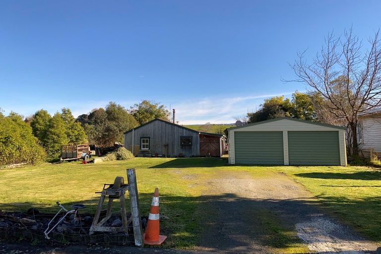 Photo of property in 12 Otanga Street, Dannevirke, 4930