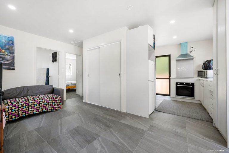 Photo of property in 39a Evelyn Road, Cockle Bay, Auckland, 2014