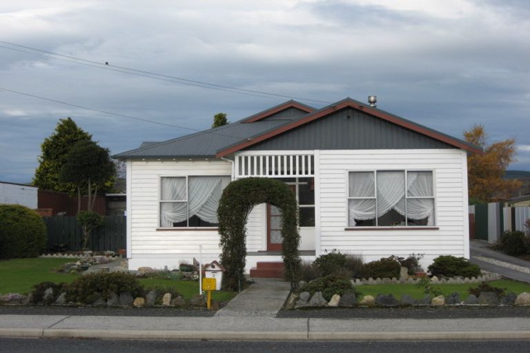 Photo of property in 3 George Street, Milton, 9220