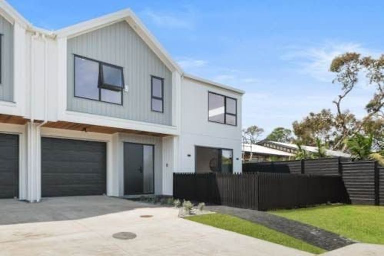 Photo of property in 23 Argo Drive, Half Moon Bay, Auckland, 2012