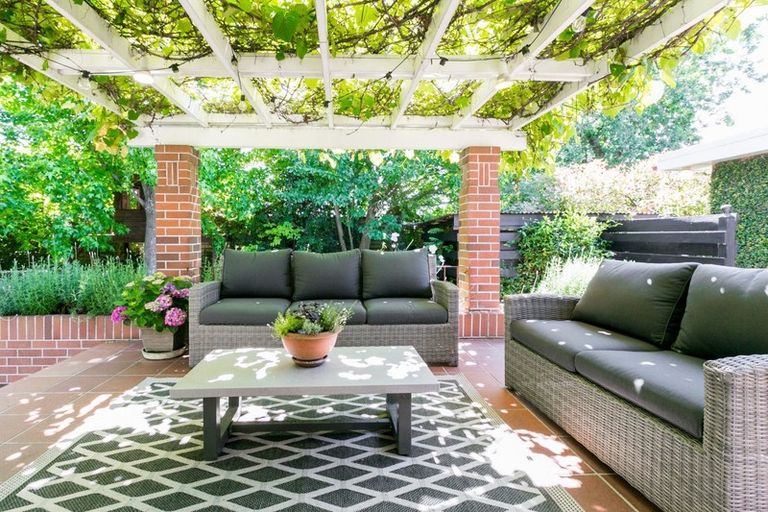 Photo of property in 2 Corwen Place, Mayfair, Hastings, 4122