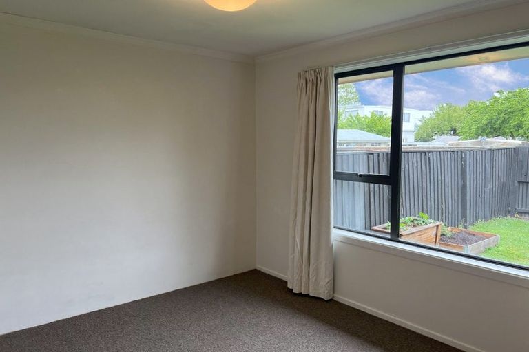 Photo of property in 2/205 Matsons Avenue, Papanui, Christchurch, 8053