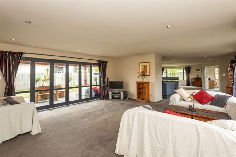 Photo of property in 8 Cunneen Place, Aidanfield, Christchurch, 8025