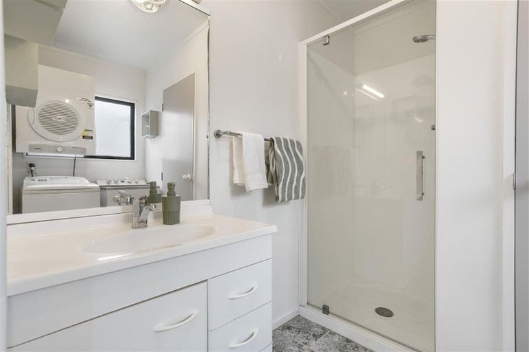 Photo of property in 114 Everitt Crescent, Whangamata, 3620