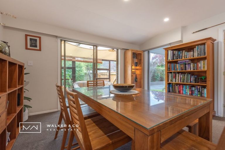 Photo of property in 2/54 Heretaunga Square, Silverstream, Upper Hutt, 5019