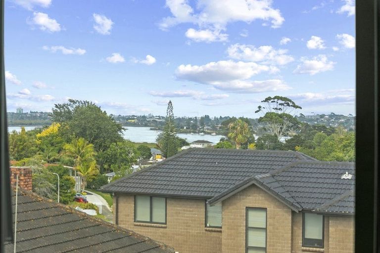 Photo of property in 7/27 Carole Crescent, Pakuranga, Auckland, 2010