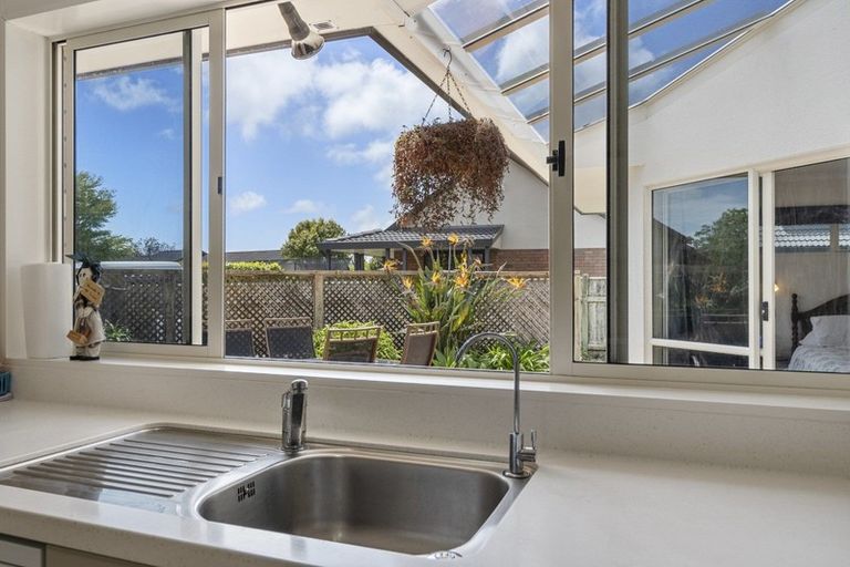 Photo of property in 17d Kinross Drive, Merrilands, New Plymouth, 4312