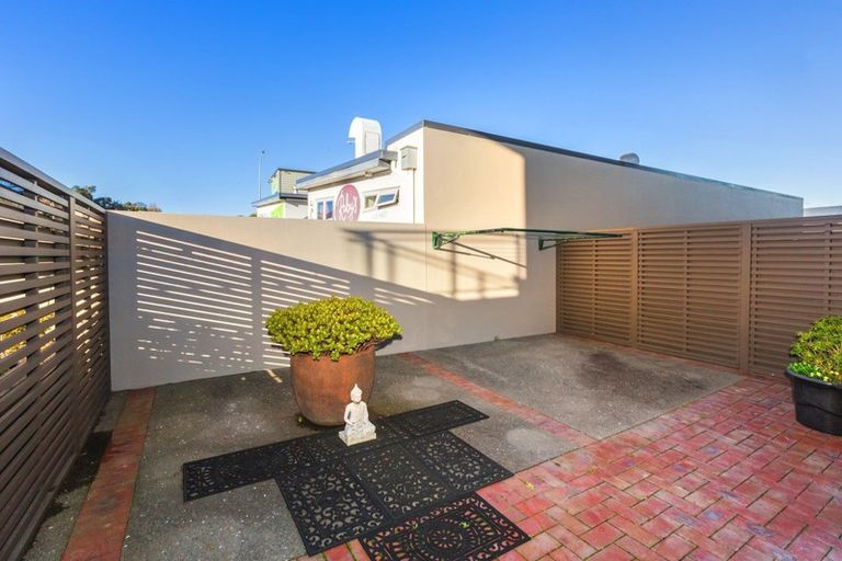 Photo of property in 2/101u Mana Esplanade, Paremata, Porirua, 5026