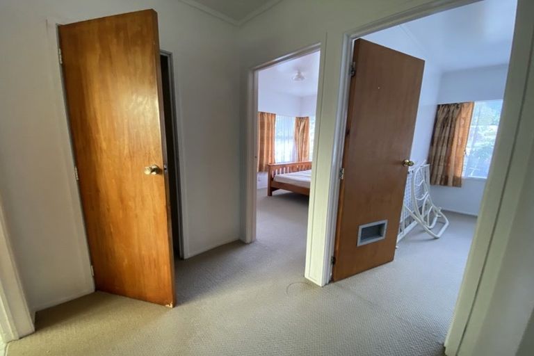 Photo of property in 1 Glenmore Road, Pakuranga Heights, Auckland, 2010