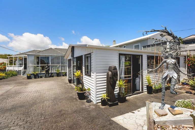 Photo of property in 9 Roy Terrace, Moturoa, New Plymouth, 4310