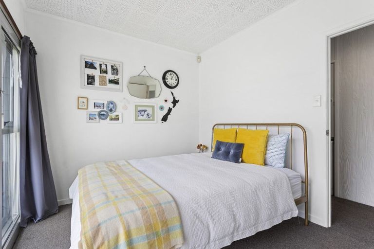 Photo of property in 1/2a Eskdale Road, Birkdale, Auckland, 0626