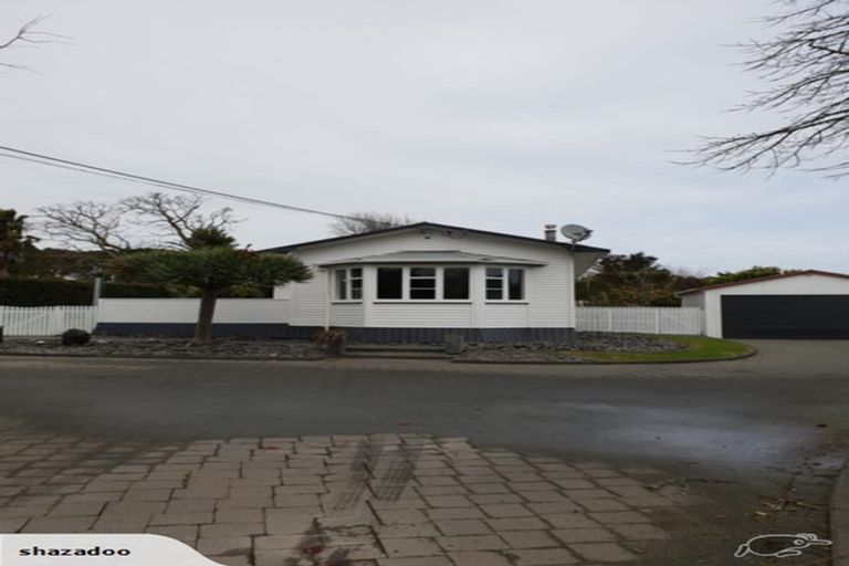 Photo of property in 25 Taupaki Road, Taupaki, Henderson, 0782