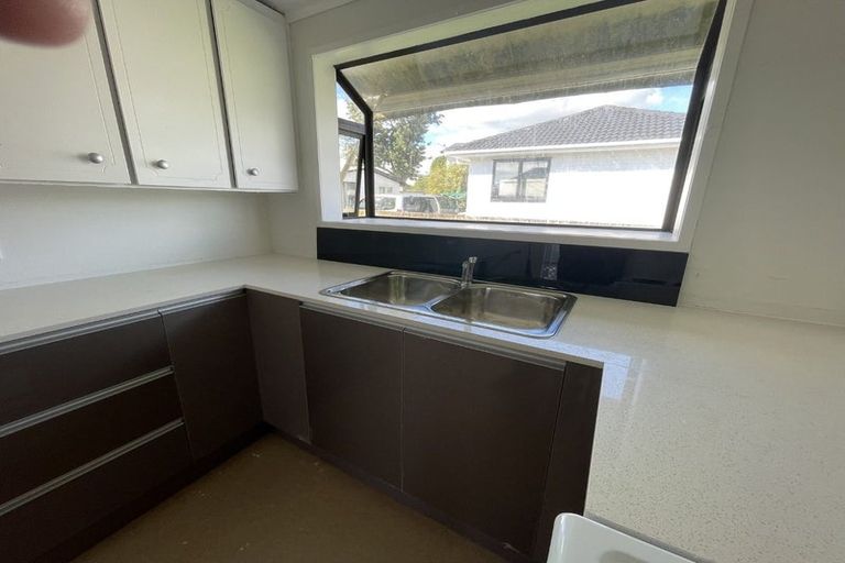 Photo of property in 4 Mon Desir Place, Manurewa, Auckland, 2102