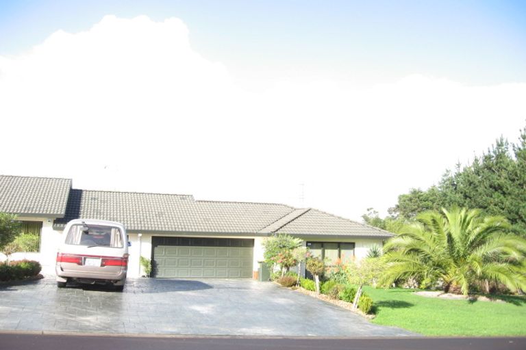 Photo of property in 171 Polo Prince Drive, Alfriston, Auckland, 2105
