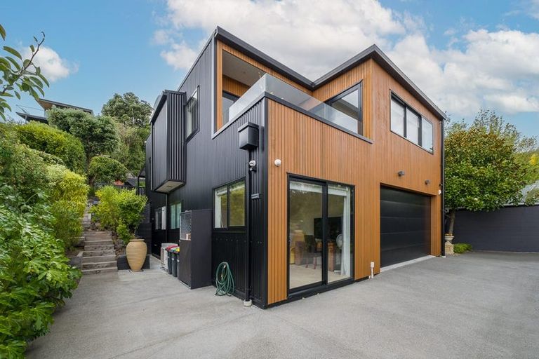 Photo of property in 11 Janice Place, Mount Pleasant, Christchurch, 8081
