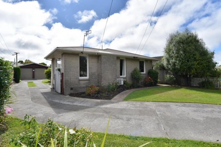 Photo of property in 23 Sturrocks Road, Redwood, Christchurch, 8051