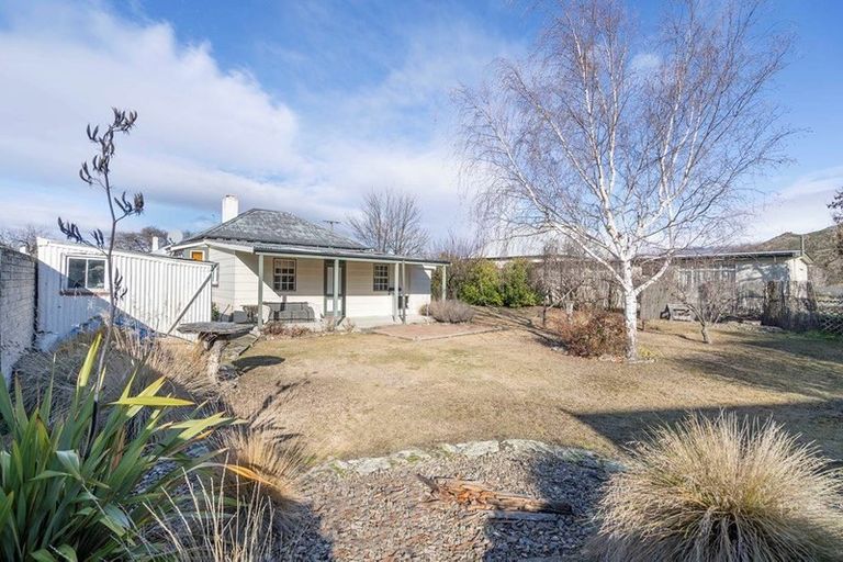 Photo of property in 8 Fraser Street, Clyde, 9330