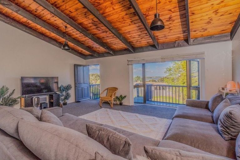 Photo of property in 11 Kaanapali Place, Wattle Downs, Auckland, 2103