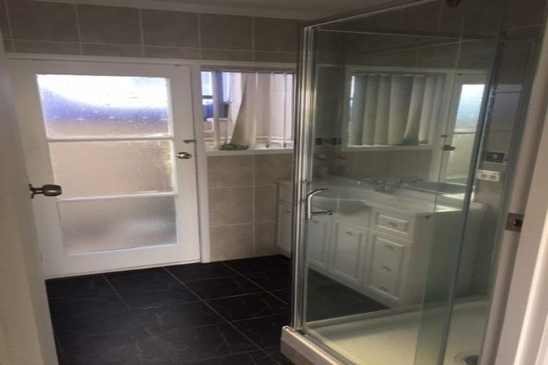 Photo of property in 6 Steeple Rise, Pakuranga, Auckland, 2010