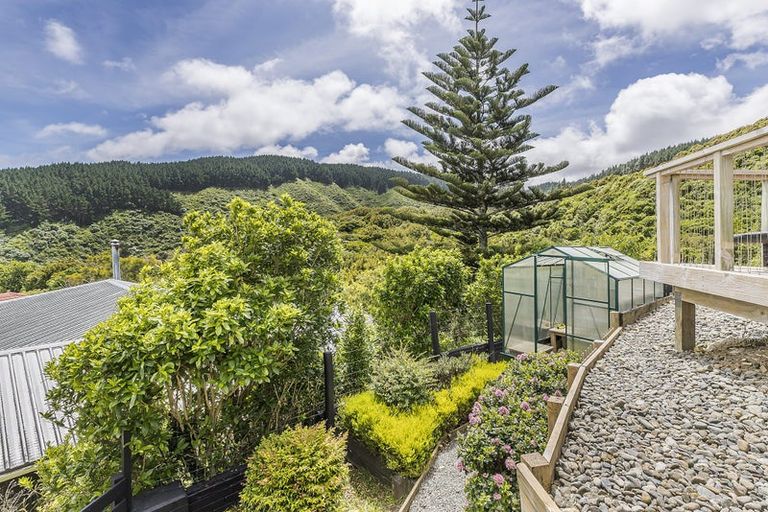 Photo of property in 11 Wilmshurst Place, Tawa, Wellington, 5028