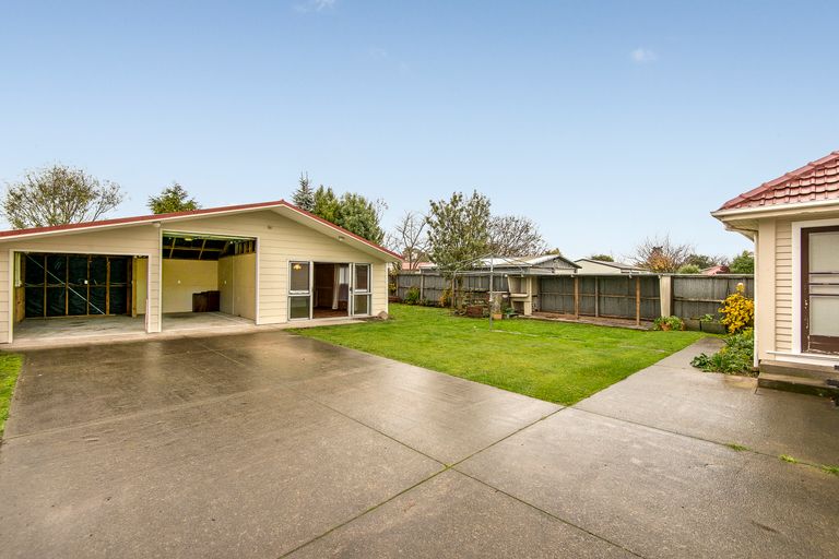 Photo of property in 15 Taurima Street, Hei Hei, Christchurch, 8042