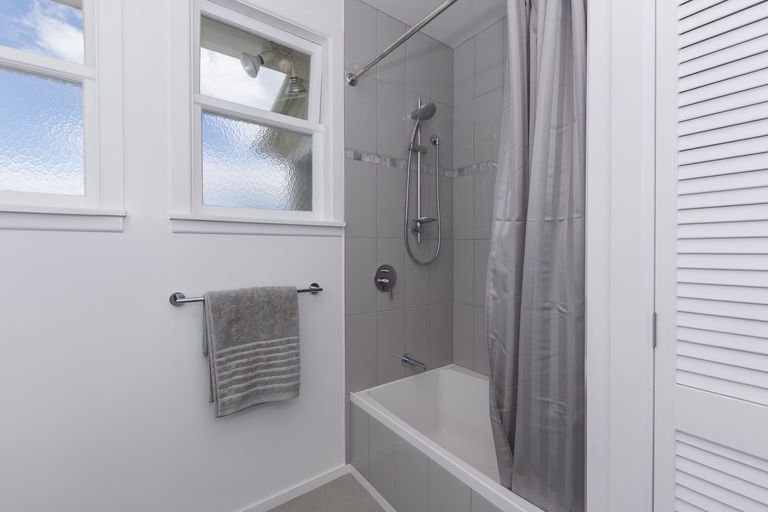 Photo of property in 65 Henderson Crescent, Parkvale, Tauranga, 3112