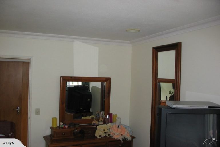 Photo of property in 10 Taka Grove, Normandale, Lower Hutt, 5010