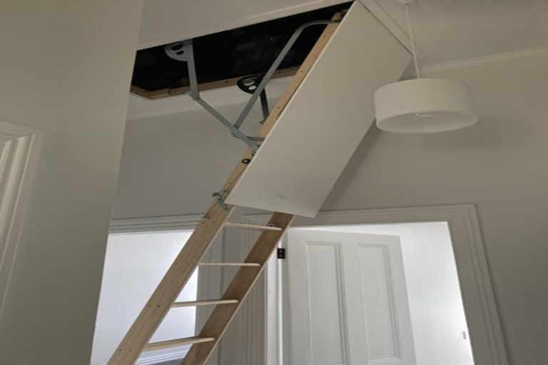 Photo of property in 31 Scarborough Terrace, Mount Victoria, Wellington, 6011