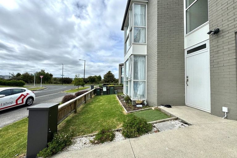 Photo of property in 5 Aeronautic Road, Takanini, 2112