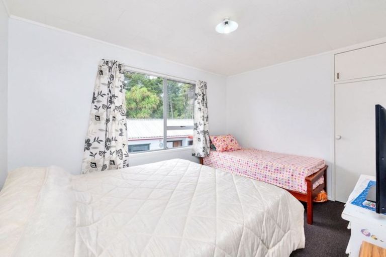 Photo of property in 1/7 Classic Grove, Bayview, Auckland, 0629