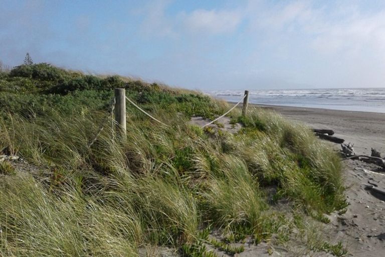 Photo of property in 20 Tasman Road, Otaki Beach, Otaki, 5512