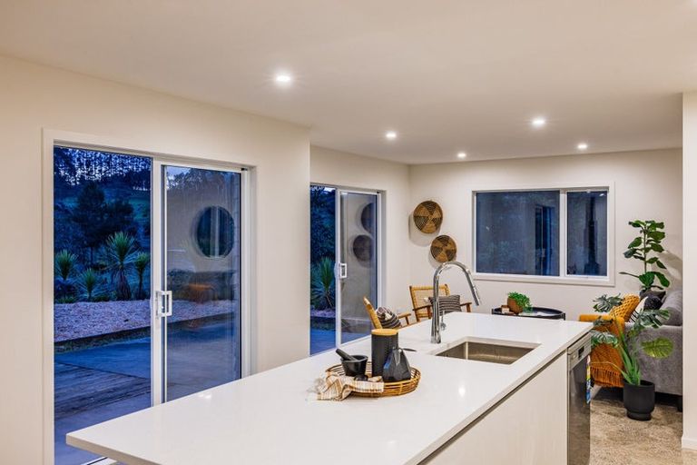 Photo of property in 166 Waimate Road North, Kerikeri, 0293