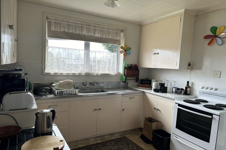 Photo of property in 97 High Street, Eltham, 4322