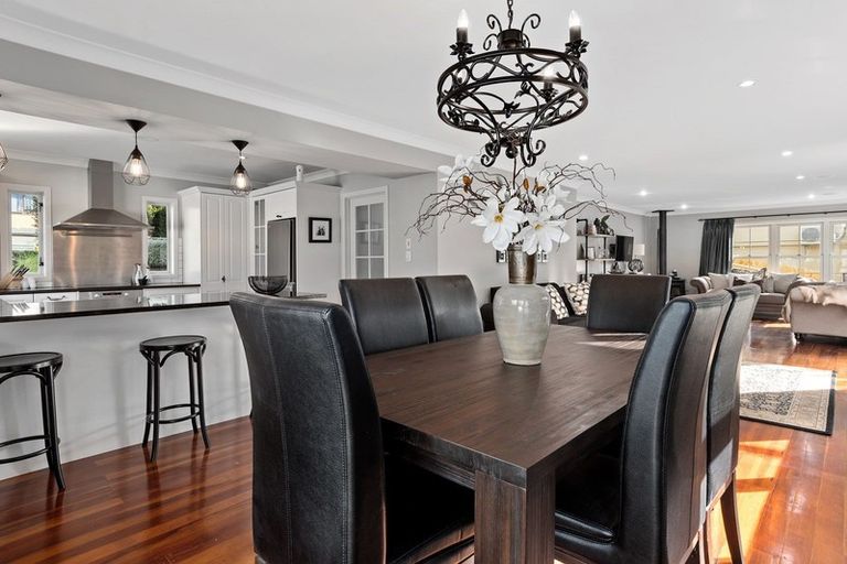 Photo of property in 24 Seaview Road, Otumoetai, Tauranga, 3110