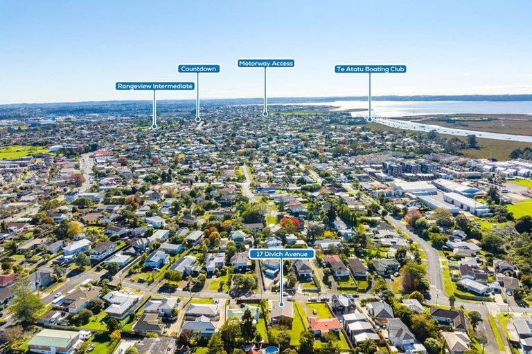 Photo of property in 17 Divich Avenue, Te Atatu South, Auckland, 0610