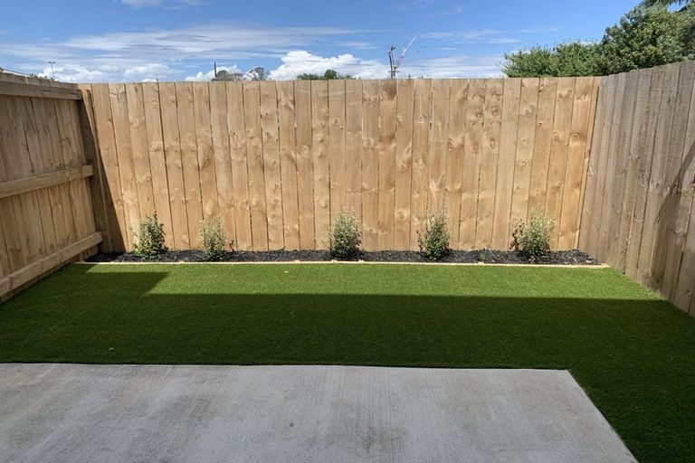 Photo of property in 20 Clay Works Lane, New Lynn, 0600