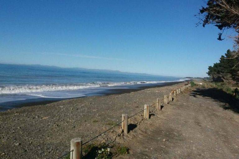 Photo of property in 19 South Crescent, Amberley, 7481