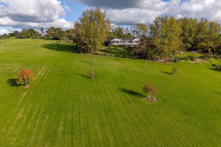 Photo of property in 1410 Old North Road, Helensville, 0875