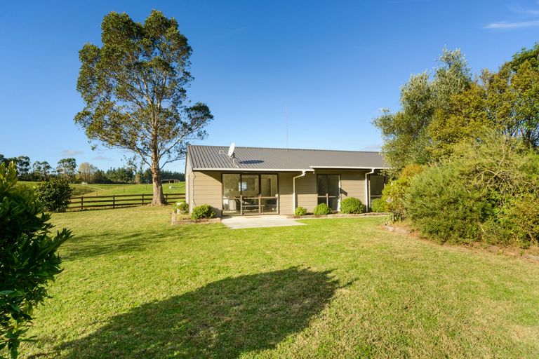 Photo of property in 5 Williams Road, Tokomaru, Palmerston North, 4474