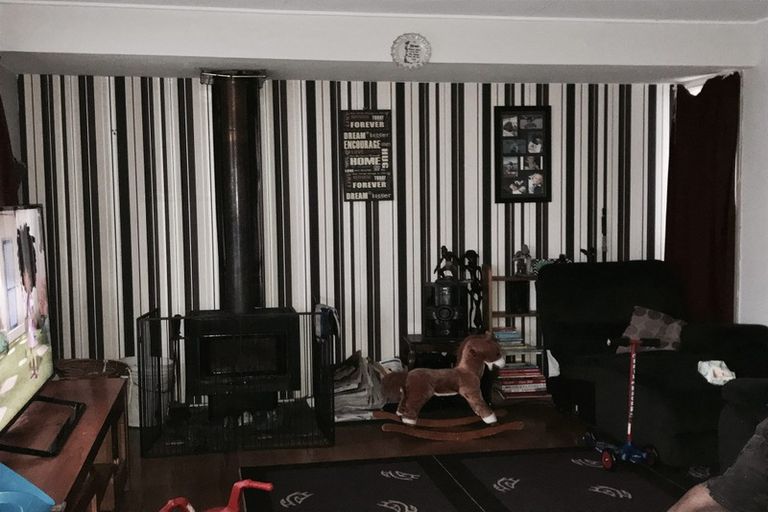 Photo of property in 42 Hamilton Drive, Waiuku, 2123