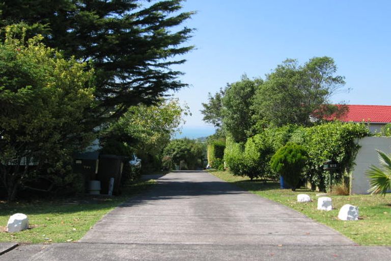 Photo of property in 795 East Coast Road, Northcross, Auckland, 0630