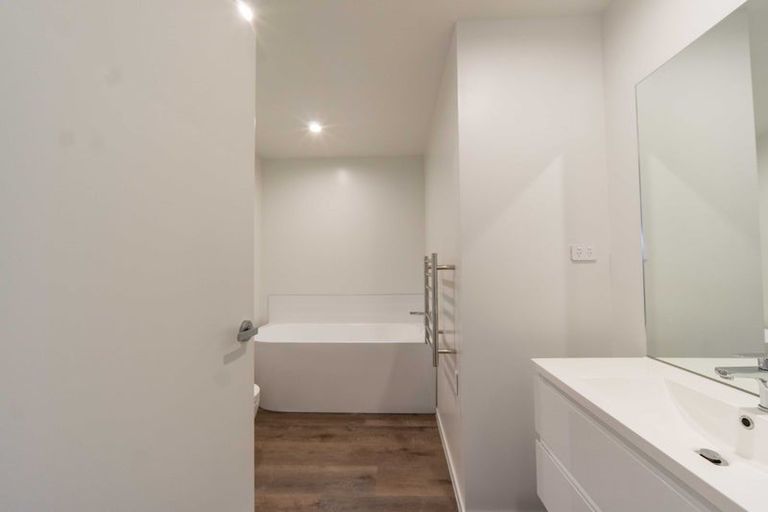 Photo of property in 64 Jacks Landing Drive, Hamilton Lake, Hamilton, 3204