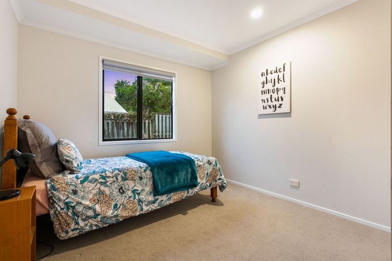 Photo of property in 24 Cinnabar Place, Westgate, Auckland, 0614