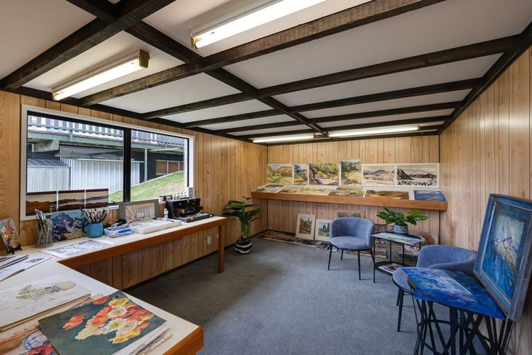 Photo of property in 67 Wynyard Crescent, Fernhill, Queenstown, 9300