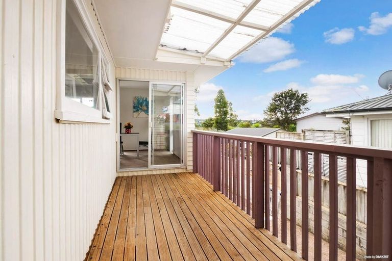 Photo of property in 12 Thomas Avenue, Te Atatu Peninsula, Auckland, 0610