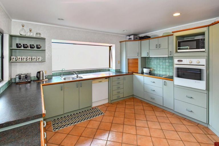 Photo of property in 21 Trossach Place, Wattle Downs, Auckland, 2103