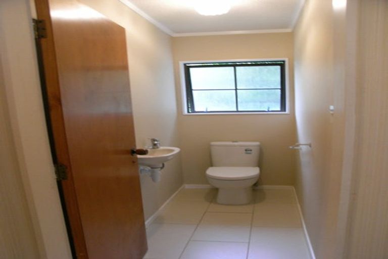 Photo of property in 30 Oxford Street, Tawa, Wellington, 5028