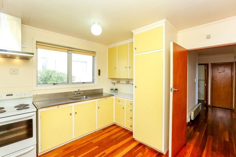 Photo of property in 2/256 Courtenay Street, Strandon, New Plymouth, 4312