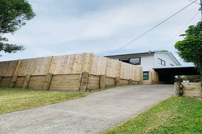 Photo of property in 2/72 Aeroview Drive, Beach Haven, Auckland, 0626