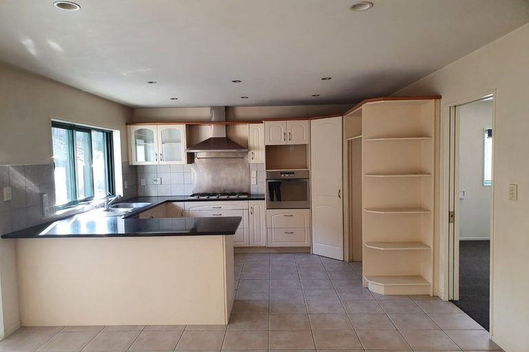 Photo of property in 3 Boeing Place, Goodwood Heights, Auckland, 2105